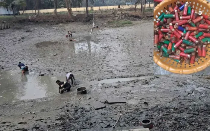 Rising-Cumilla-219-pieces-of-bullets-recovered-from-Daganbhuiyan-Thana-pond-in-Feni-768x480
